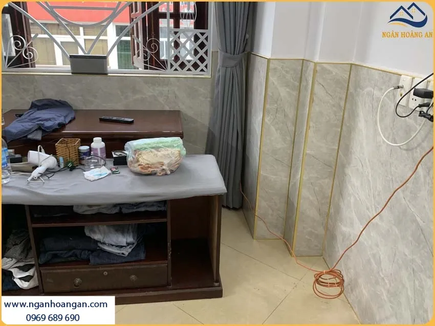Thi Công Ốp Tường PVC Giả Bê Tông Kosmos PVC2025 Tạo Nên Sự Sang Trọng Thi Công Ốp Tường PVC Giả Bê Tông Kosmos PVC2025 Tạo Nên Sự Sang Trọng